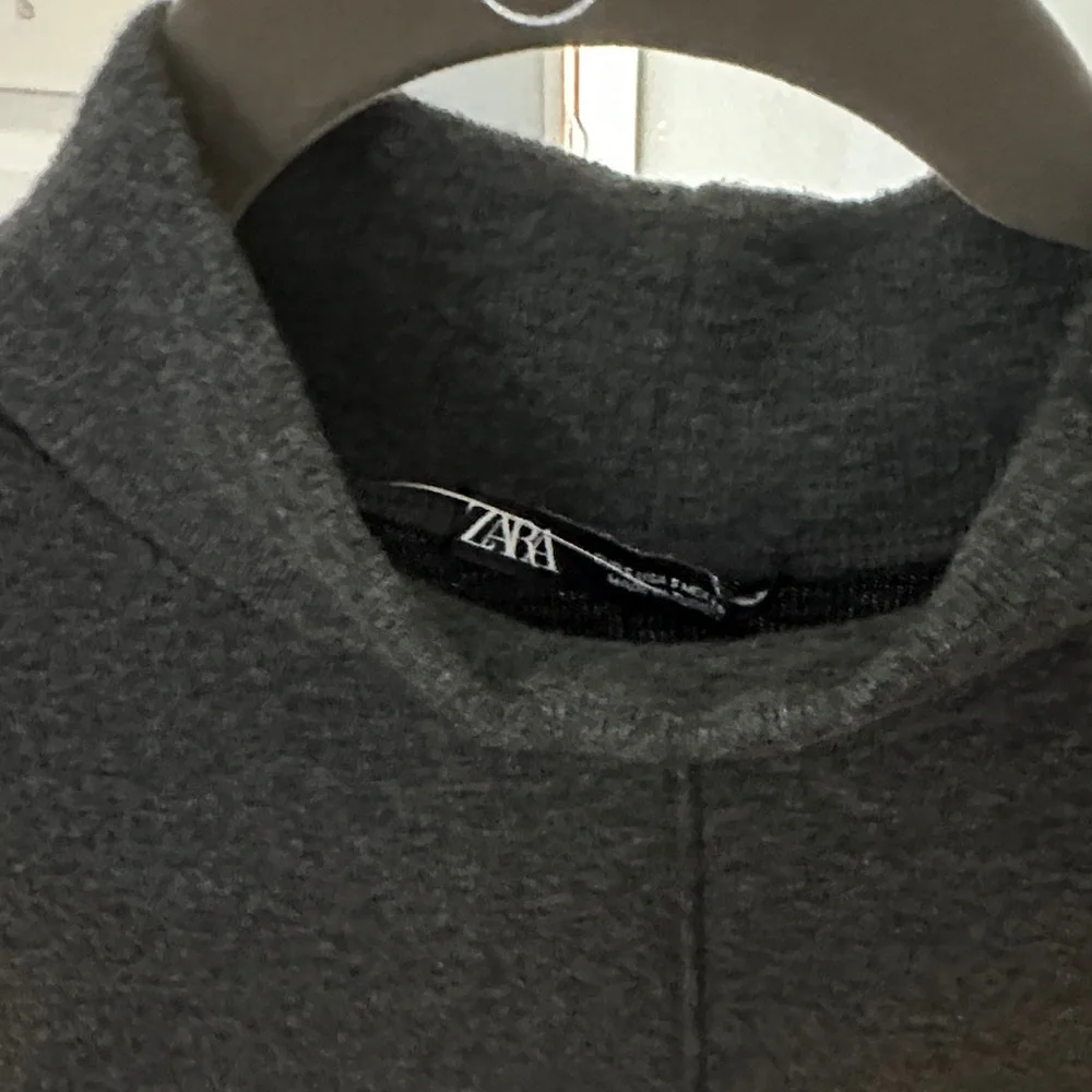 Elegant Gray Women's Dress - Picture 2 of 4